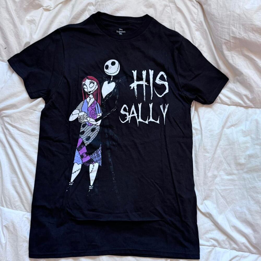 Nightmare before christmas black tee sz L‎ his Sally emo hot topic romantic goth